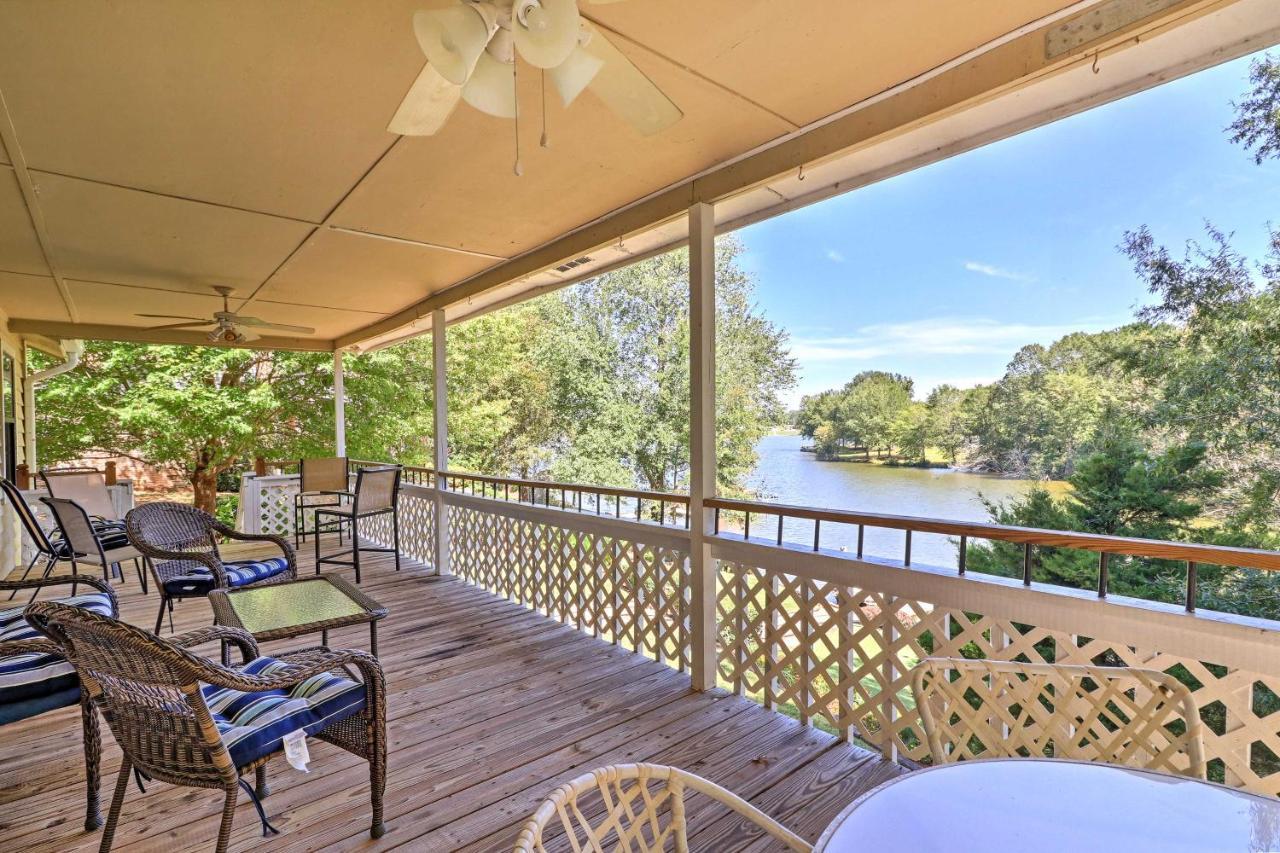 Lakefront Cottage With Private Hot Tub! Buckhead Exterior photo